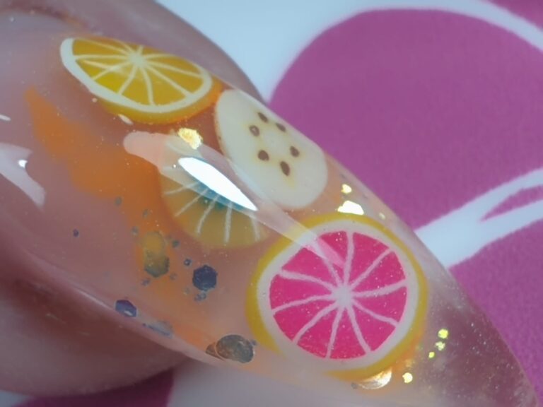 La moda de la decoración de las uñas